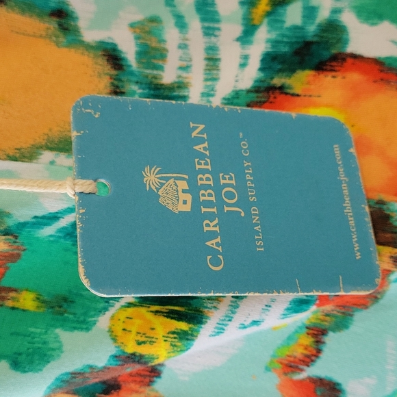 *SOLD* Caribbean Joe floral vibrant colorful short-sleeve top women's small NEW - Picture 5 of 11